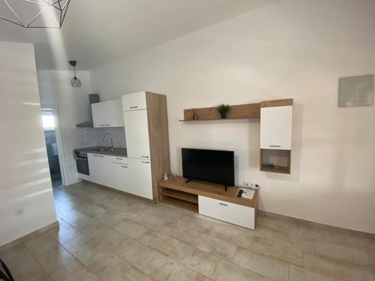 Zrinec Apartment Вир Екстериор снимка