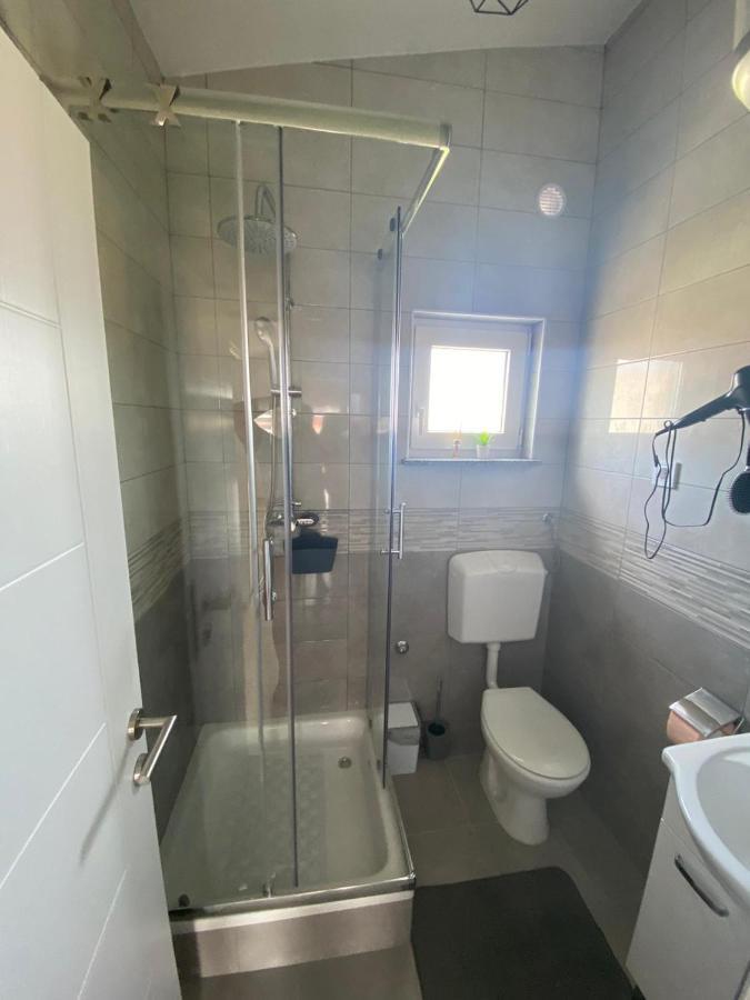 Zrinec Apartment Вир Екстериор снимка