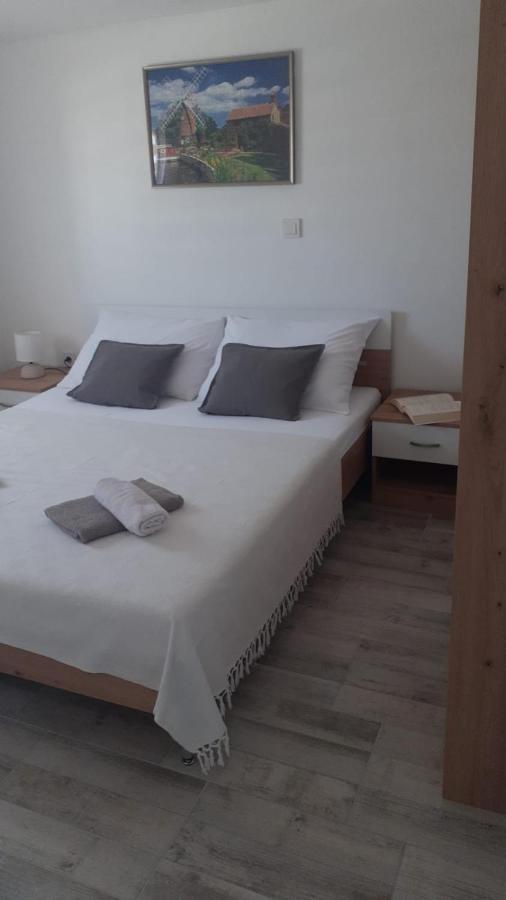 Zrinec Apartment Вир Екстериор снимка